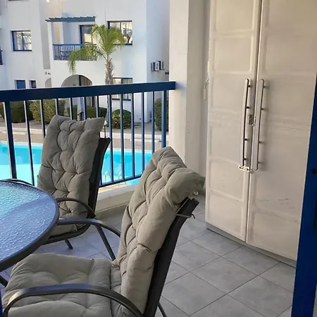 Apartment Pool View *