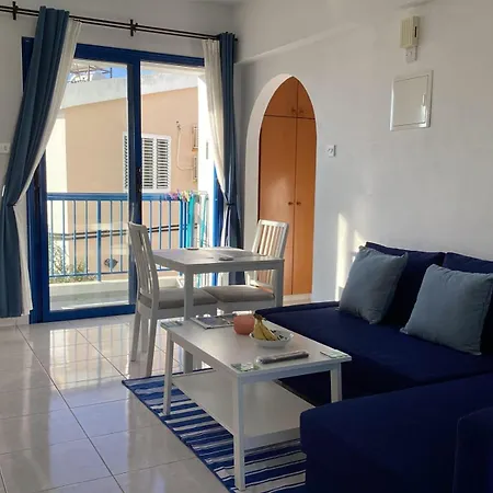 Pool View Apartment *